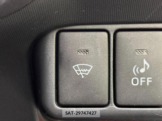 Toyota AQUA 2015-11 8216269-4