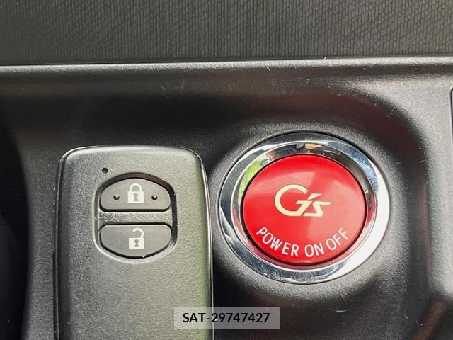 Toyota AQUA 2015-11 8216269-6