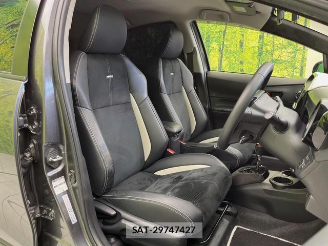 Toyota AQUA 2015-11 8216269-7