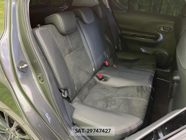 Toyota AQUA 2015-11 8216269-8