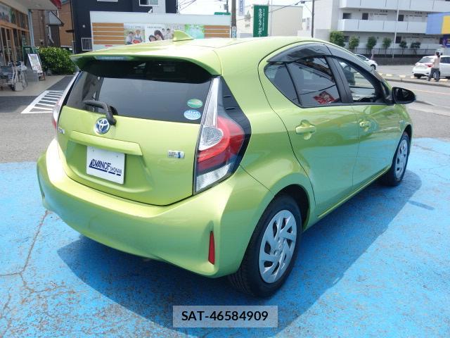 Toyota AQUA 2017-09 8216758-19