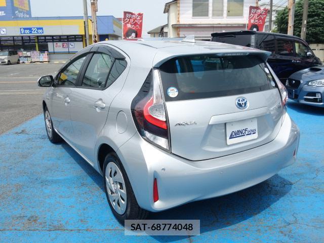 Toyota AQUA 2020-01 8216759-18