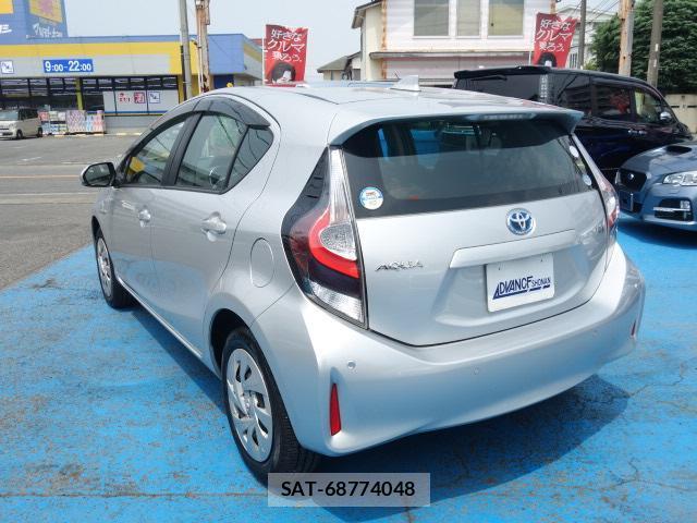 Toyota AQUA 2020-01 8216759-2