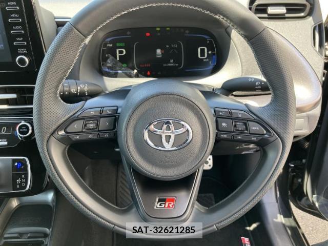Toyota AQUA 2024-12 8216818-13
