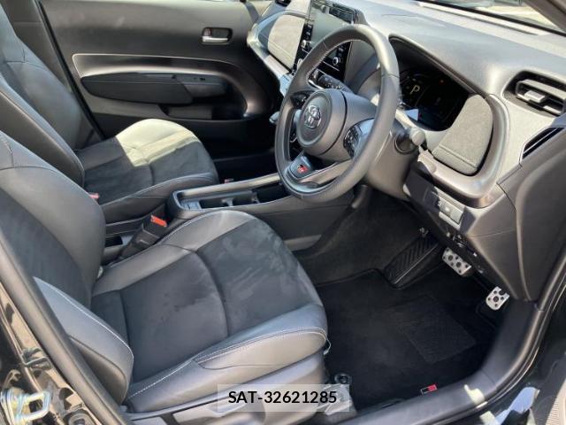 Toyota AQUA 2024-12 8216818-3