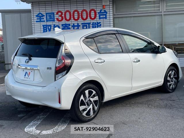 Toyota AQUA 2020-09 8216883-16