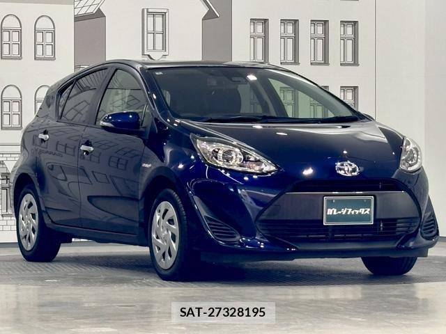 Toyota AQUA 2018-03 8216907-12