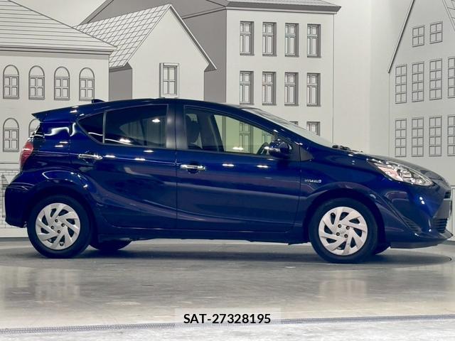 Toyota AQUA 2018-03 8216907-13