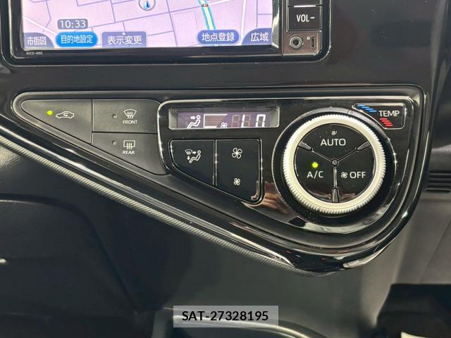 Toyota AQUA 2018-03 8216907-6