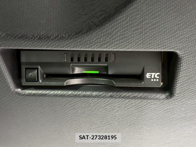 Toyota AQUA 2018-03 8216907-9
