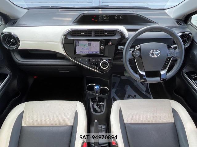 Toyota AQUA 2017-11 8216927-1