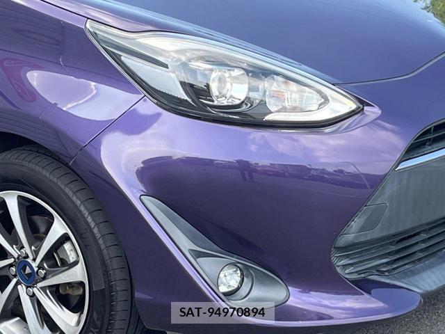 Toyota AQUA 2017-11 8216927-11
