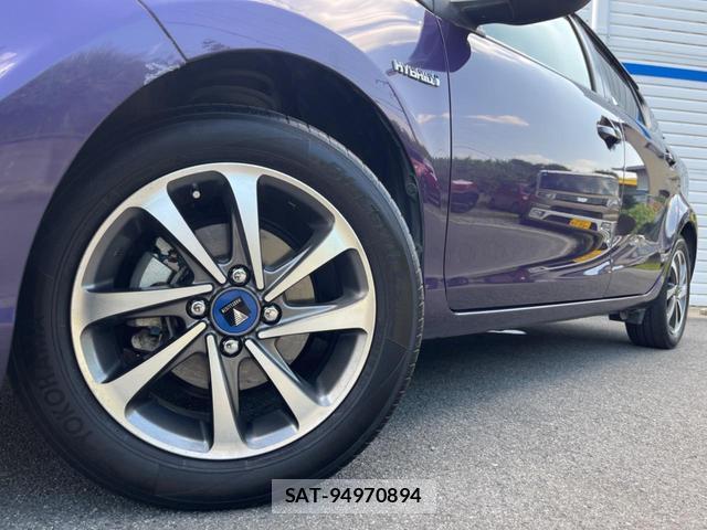 Toyota AQUA 2017-11 8216927-12