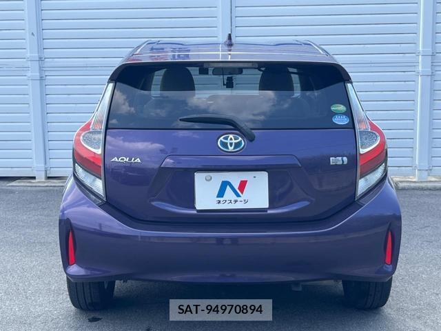 Toyota AQUA 2017-11 8216927-14