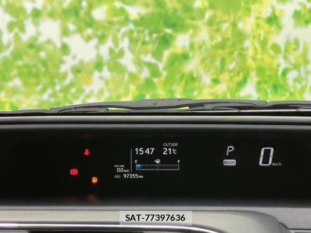 Toyota AQUA 2018-06 8216929-13