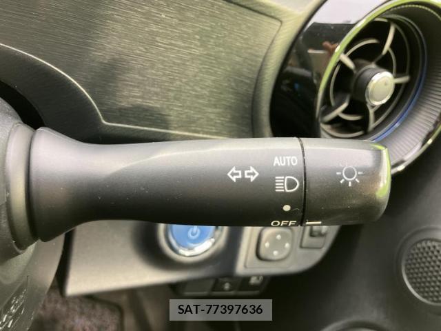 Toyota AQUA 2018-06 8216929-15