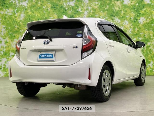 Toyota AQUA 2018-06 8216929-2