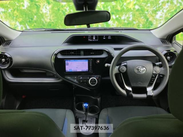 Toyota AQUA 2018-06 8216929-5