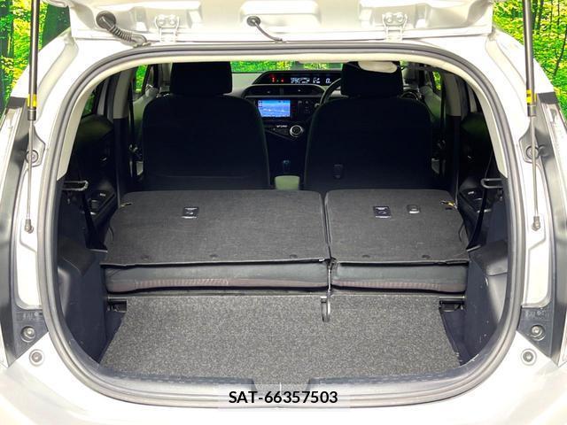 Toyota AQUA 2016-05 8217101-10