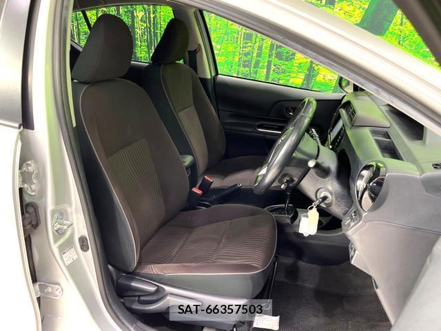 Toyota AQUA 2016-05 8217101-8