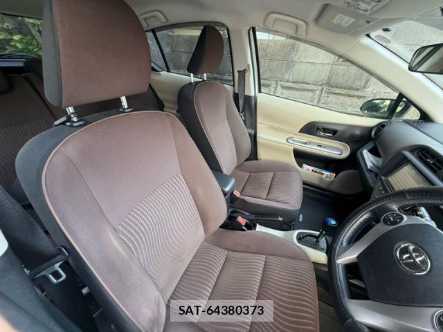 Toyota AQUA 2012-07 8217214-14