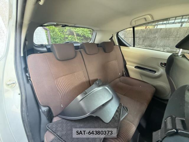 Toyota AQUA 2012-07 8217214-15