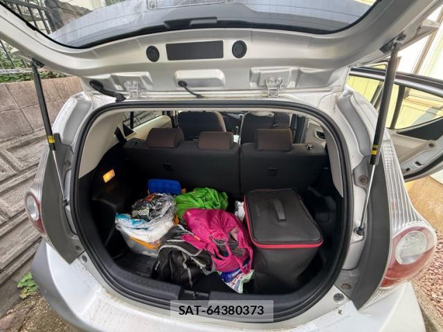 Toyota AQUA 2012-07 8217214-8