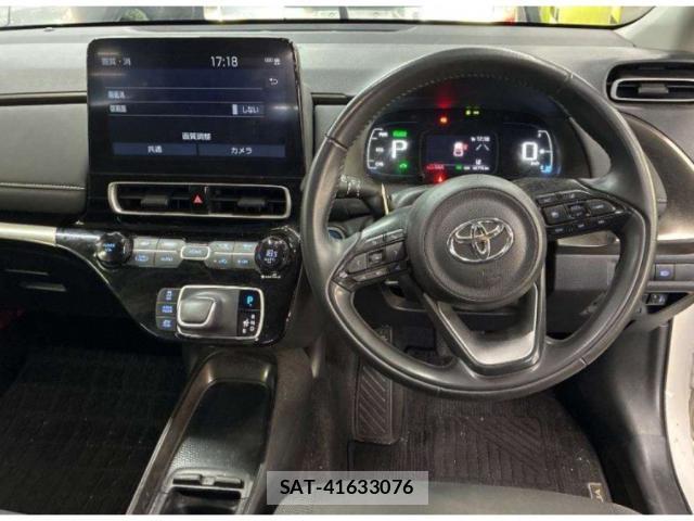 Toyota AQUA 2022-11 8217448-2