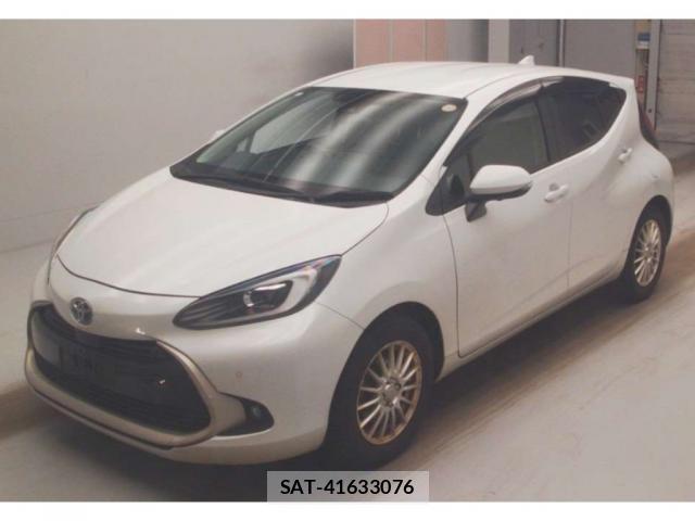 Toyota AQUA 2022-11 8217448-4