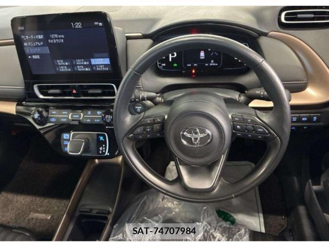 Toyota AQUA 2024-09 8217563-2