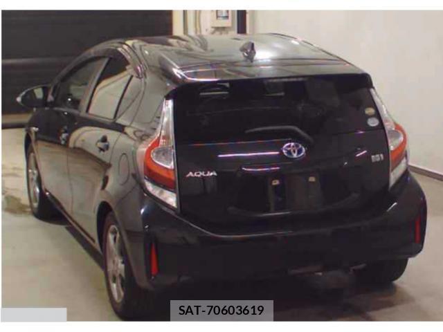 Toyota AQUA 2019-05 8217576-1