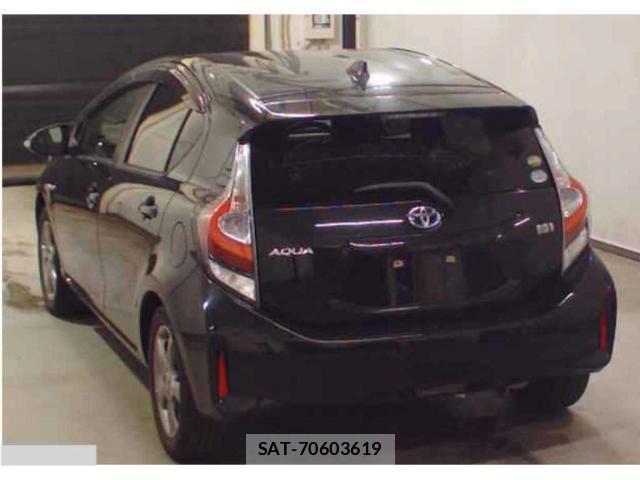 Toyota AQUA 2019-05 8217576-4