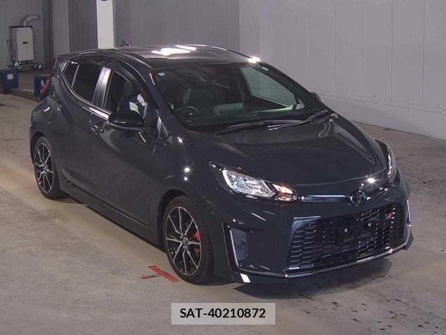 Toyota AQUA 2024-06 8217861-0