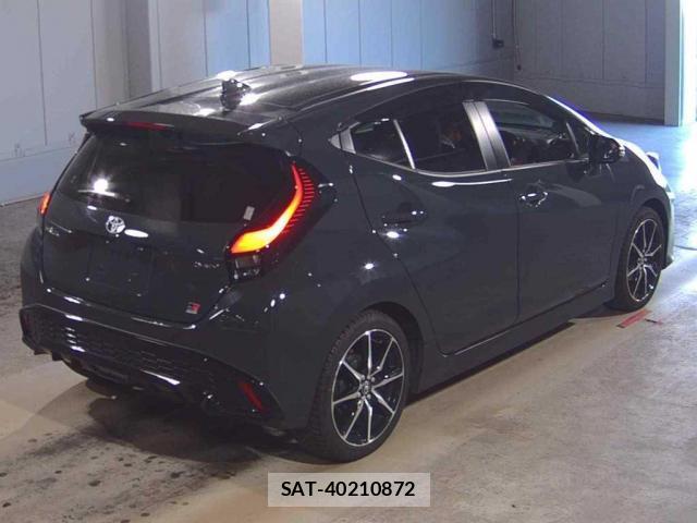 Toyota AQUA 2024-06 8217861-1