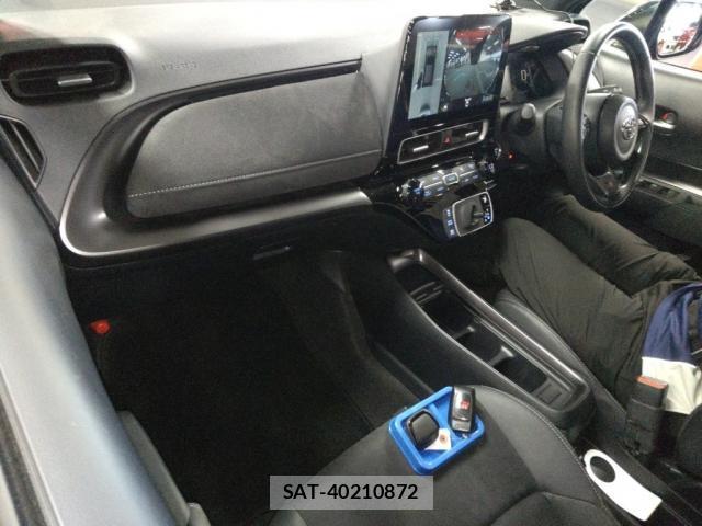 Toyota AQUA 2024-06 8217861-2