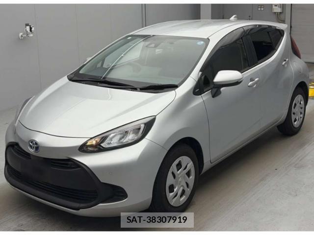 Toyota AQUA 2024-01 8217901-0
