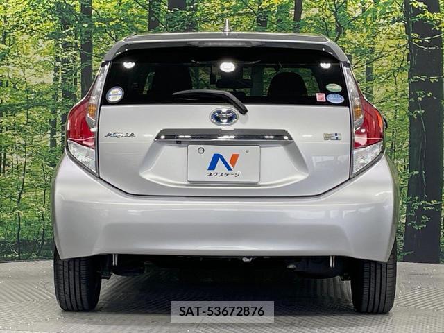Toyota AQUA 2016-10 8218527-14