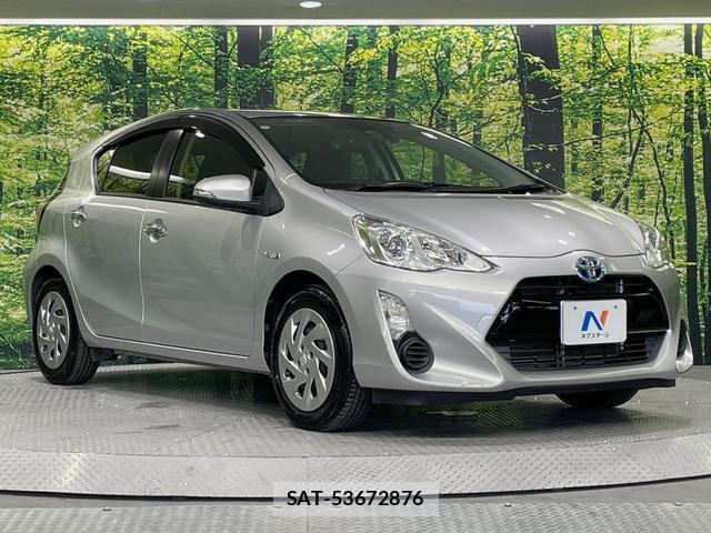 Toyota AQUA 2016-10 8218527-15