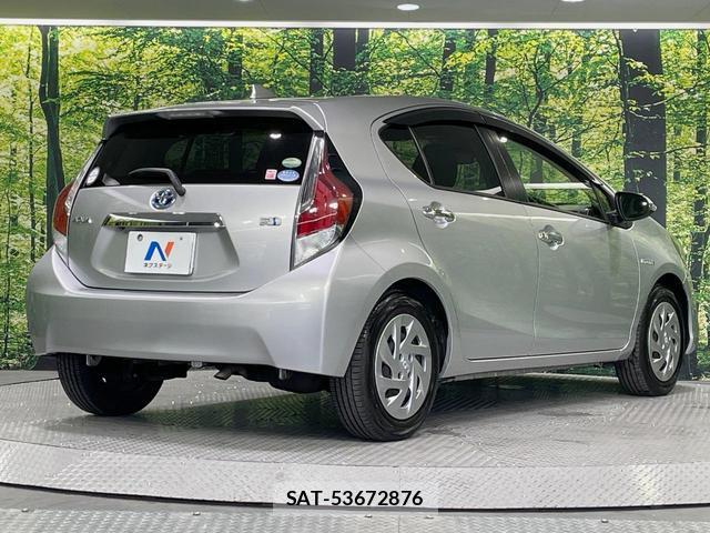 Toyota AQUA 2016-10 8218527-16