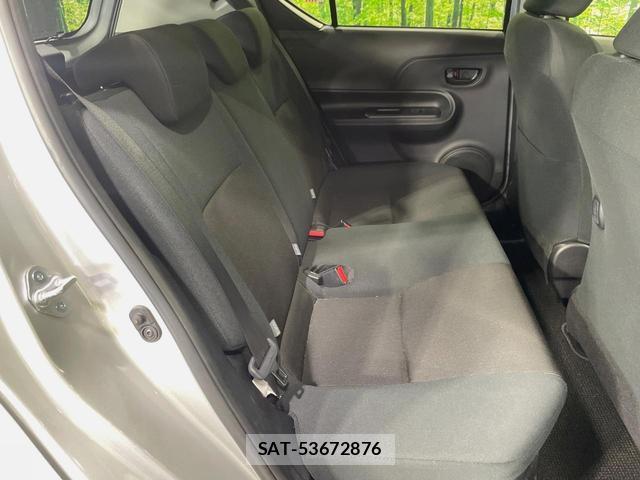 Toyota AQUA 2016-10 8218527-8