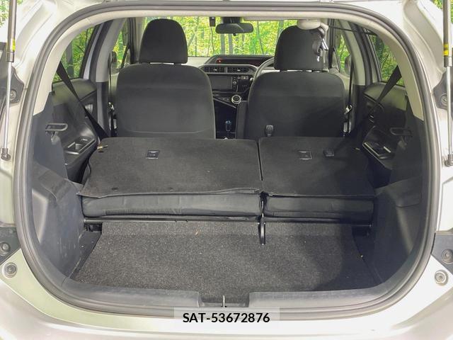 Toyota AQUA 2016-10 8218527-9