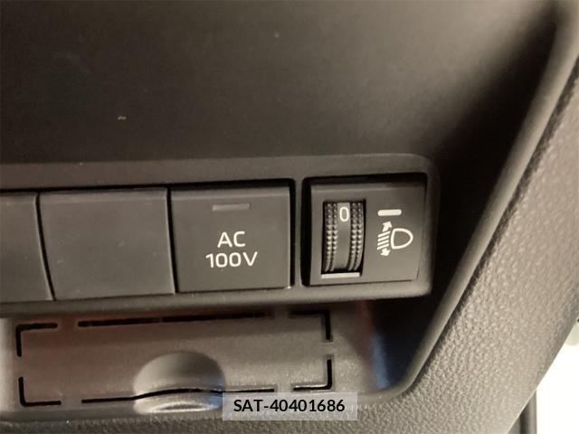 Toyota AQUA 2025-04 8218674-12