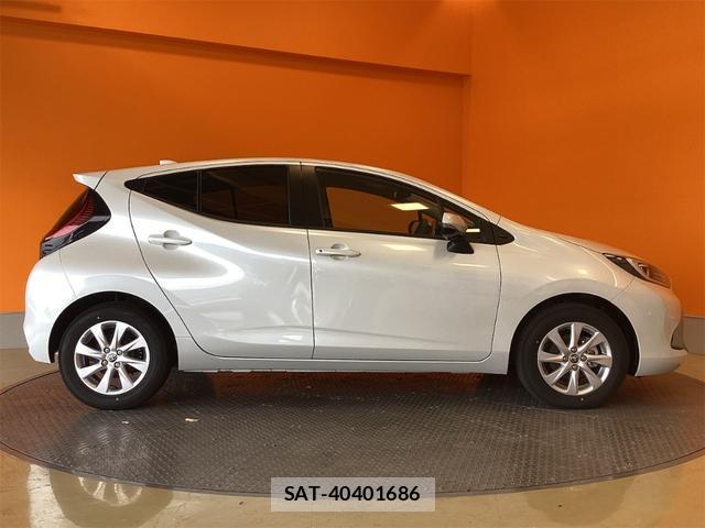 Toyota AQUA 2025-04 8218674-17