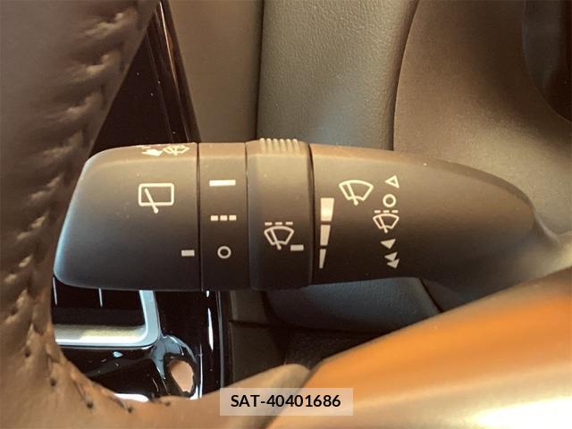 Toyota AQUA 2025-04 8218674-9