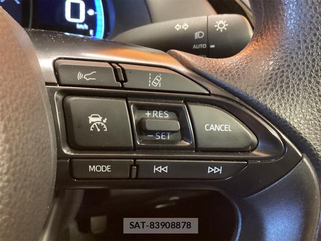 Toyota AQUA 2025-03 8218682-19