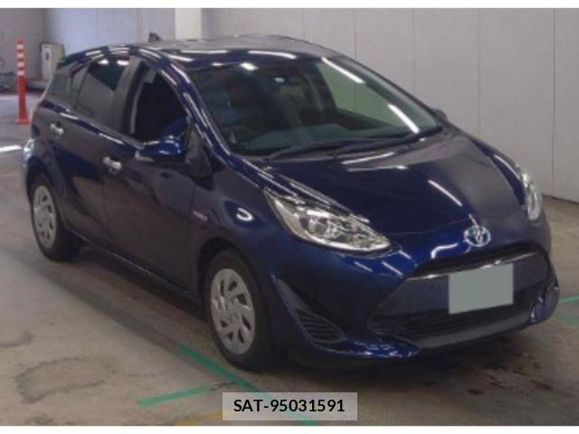 Toyota AQUA 2019-03 8218929-0