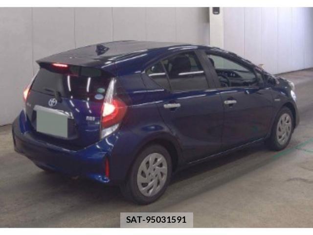 Toyota AQUA 2019-03 8218929-1