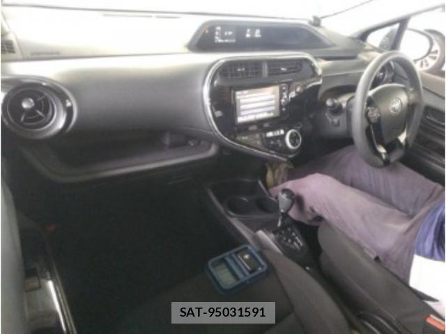Toyota AQUA 2019-03 8218929-2