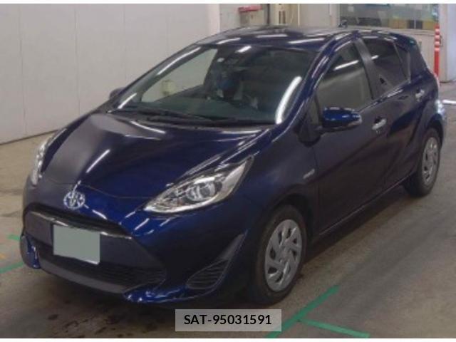 Toyota AQUA 2019-03 8218929-3
