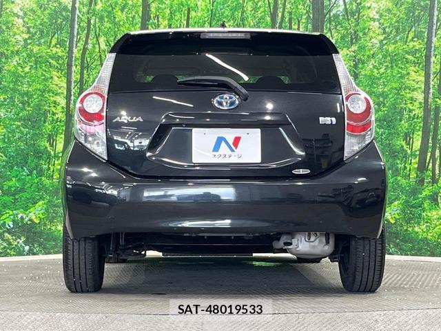 Toyota AQUA 2012-05 8219127-14